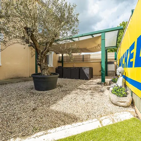 A 300m Du Virage De - Maison 8 Pers Avec Exterieur Et Parking 別荘